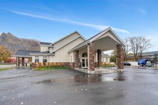 737 N Main St  