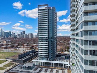 Toronto, ON Retail - 650 Dundas St E