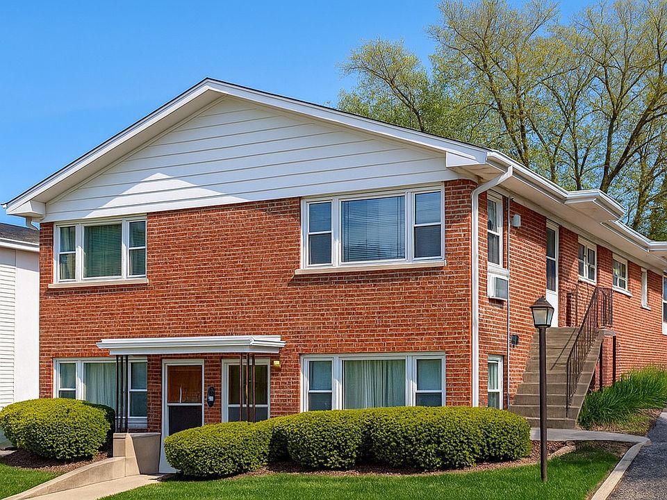 921 College Ave, Wheaton, IL for Sale