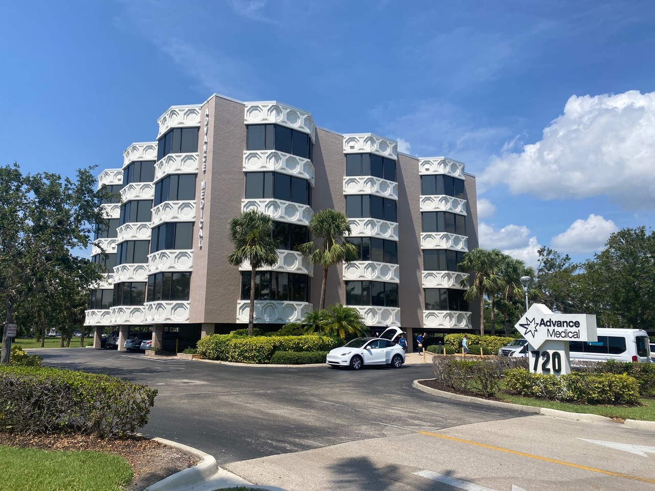 720 Goodlette Rd N, Naples, FL for Rent