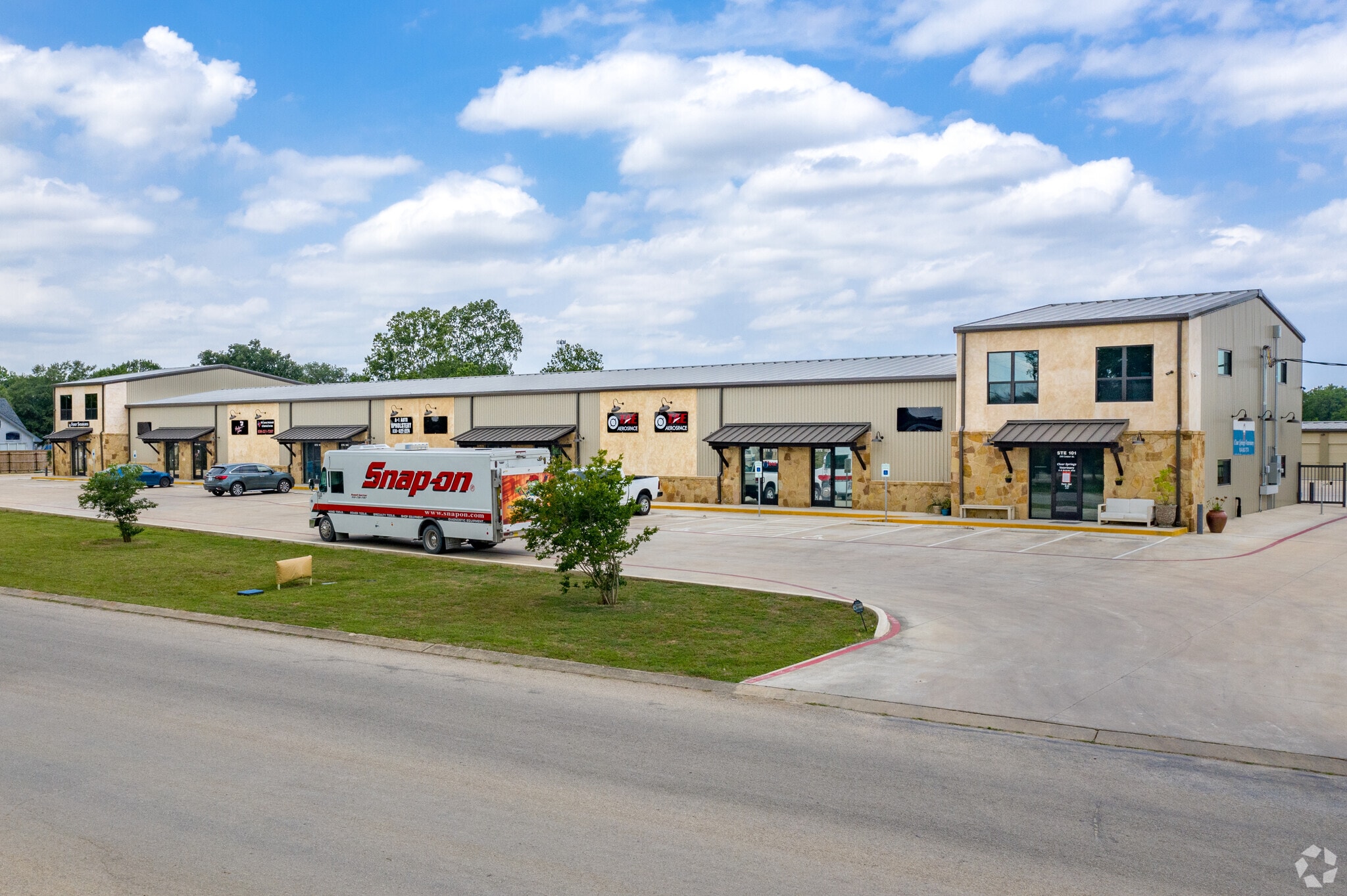 190 Center St, New Braunfels, TX for Rent