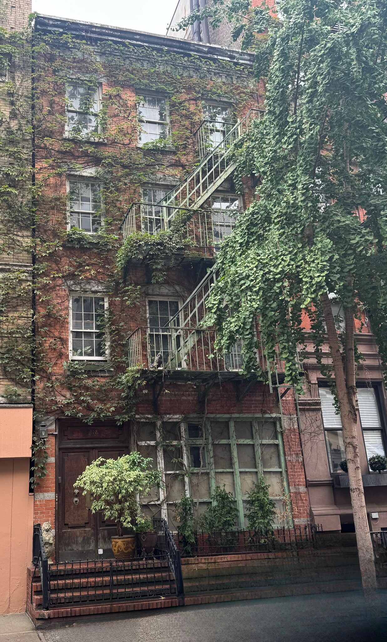 218 E 25th St, New York, NY for Sale