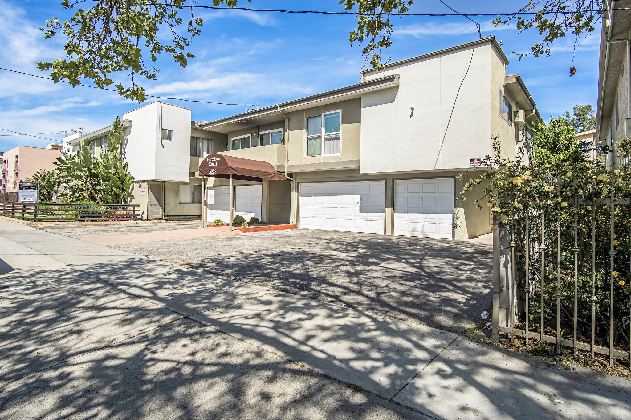 5228 Hermitage Ave, Valley Village, CA for Sale