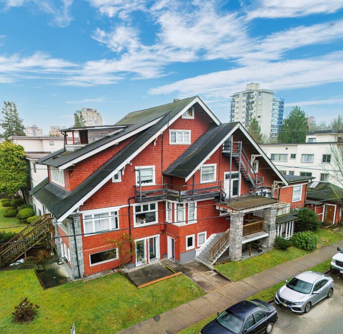1696 11th Ave W, Vancouver, BC for Sale