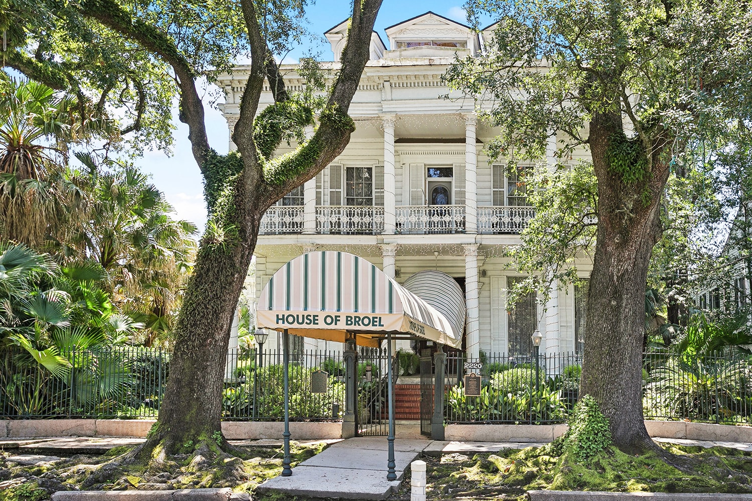 2220 St Charles Ave, New Orleans, LA for Sale