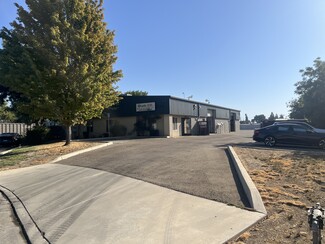 Visalia, CA Flex - 916 N Century St