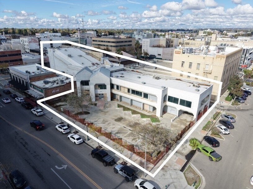 1400 18th St, Bakersfield, CA for Sale