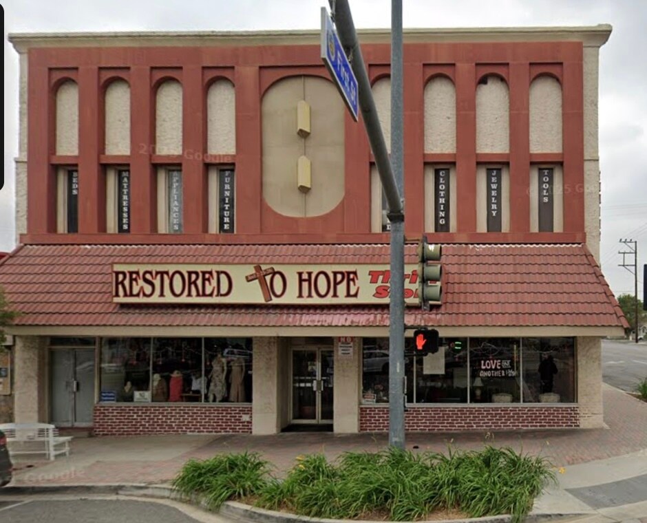 100-102 S Riverside Ave, Rialto, CA for Rent