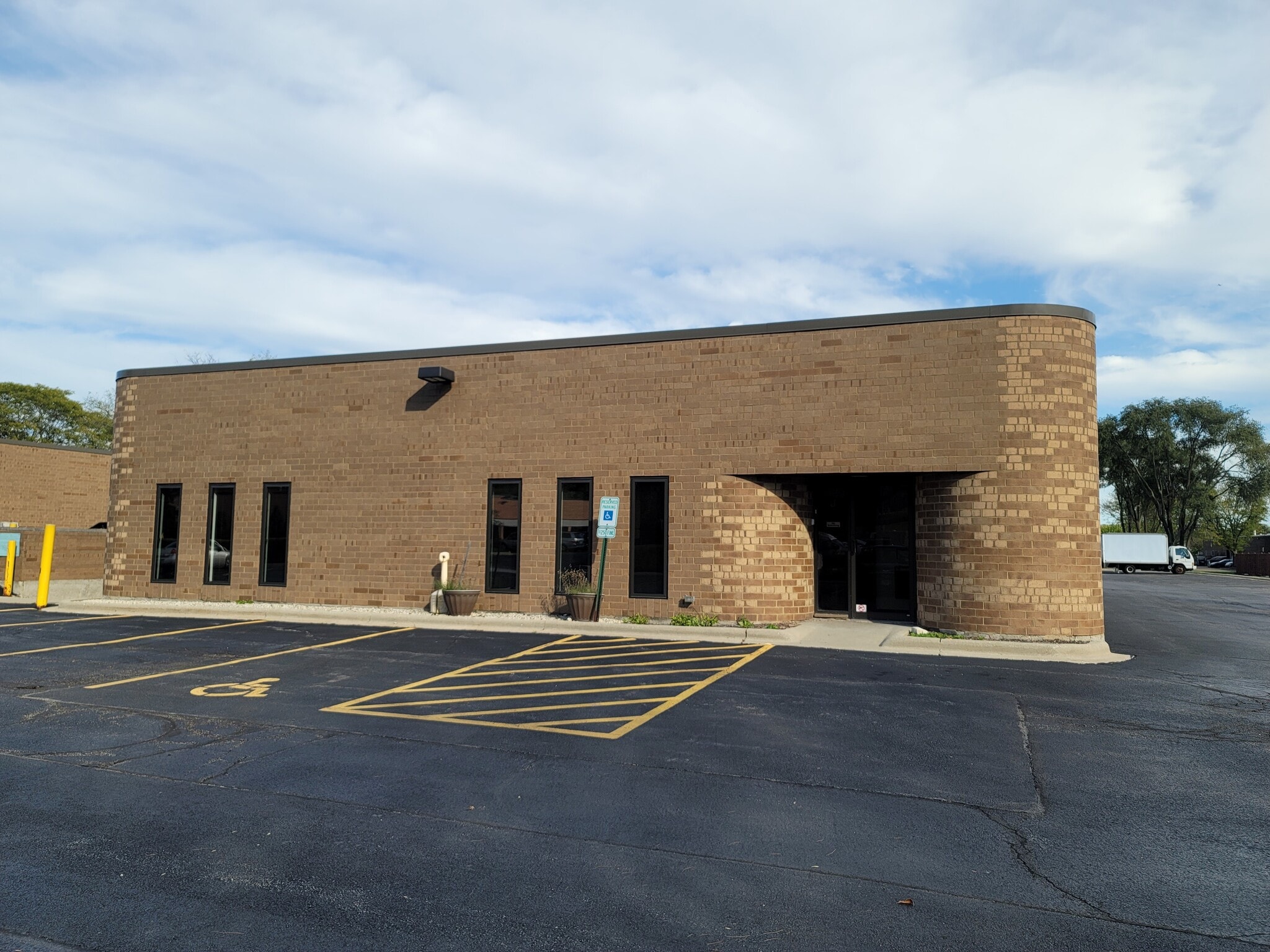 1989 University Ln, Lisle, IL for Rent