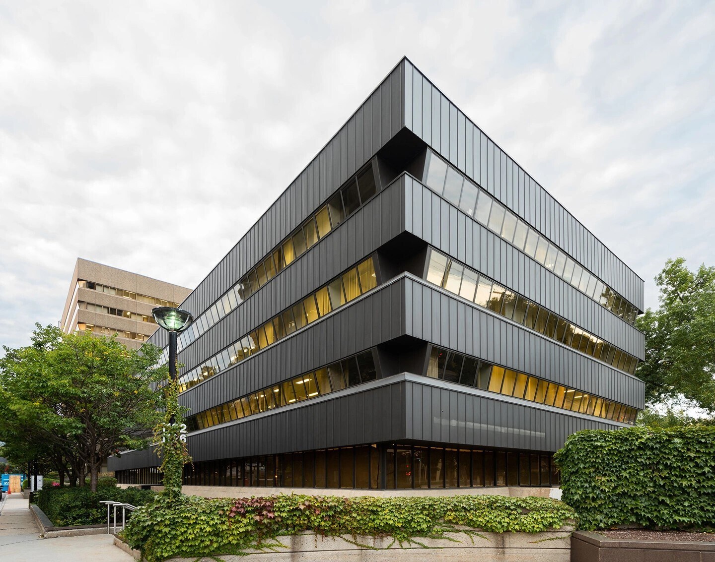 1122 Grande Allée O, Québec, QC for Rent