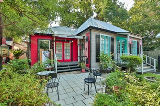 Old Town Spring - 10 Colorful Cottages