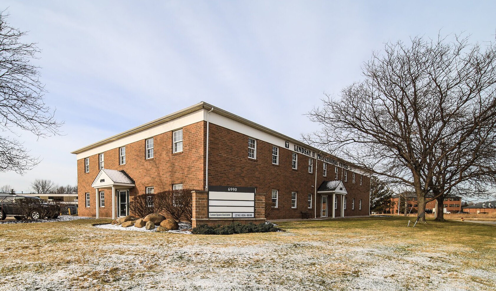 6990 Lindsay Dr, Mentor, OH for Sale