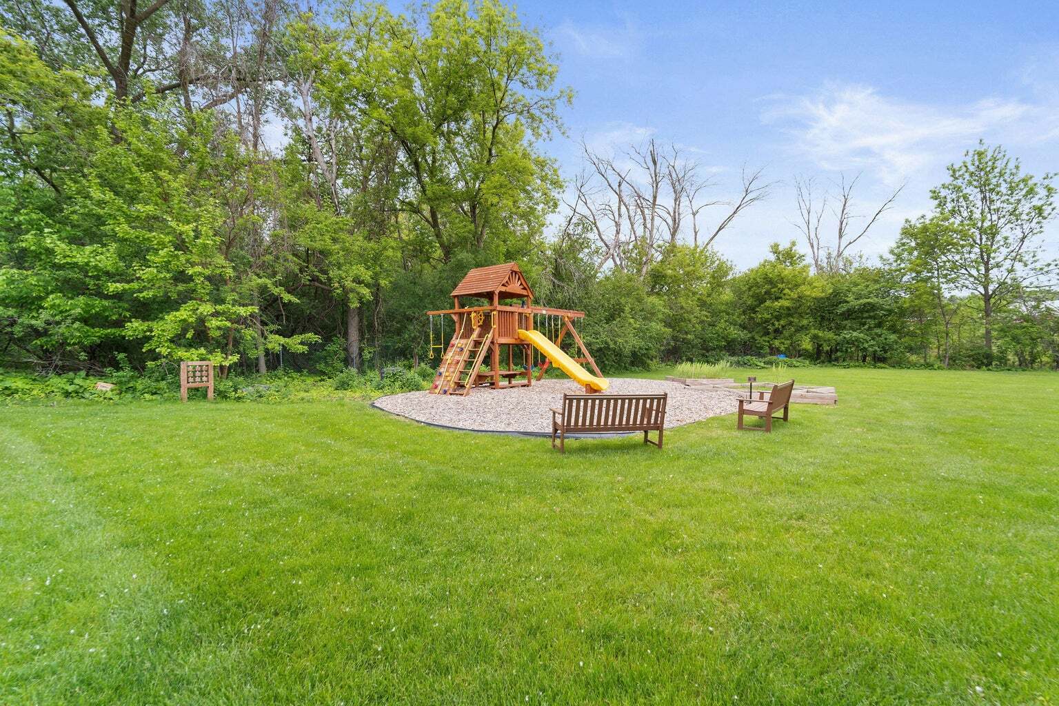 8223 N Port Washington Rd, Fox Point, WI for Rent