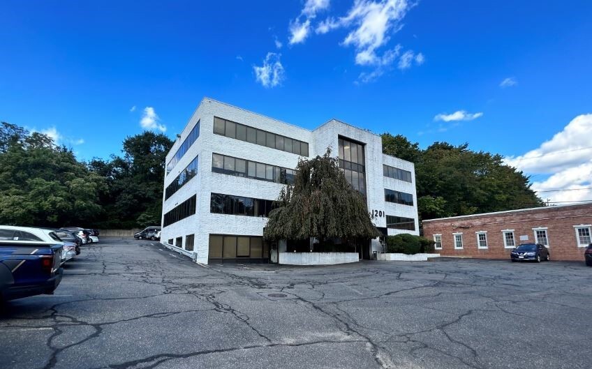 1201 Northern Blvd, Manhasset, NY for Rent