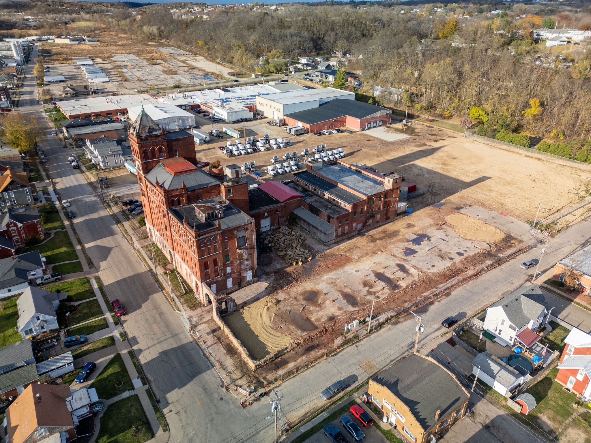 3040 Jackson St, Dubuque, IA for Sale