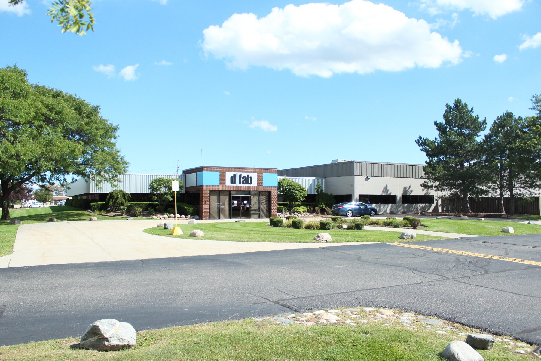 1100 E Mandoline St, Madison Heights, MI for Rent