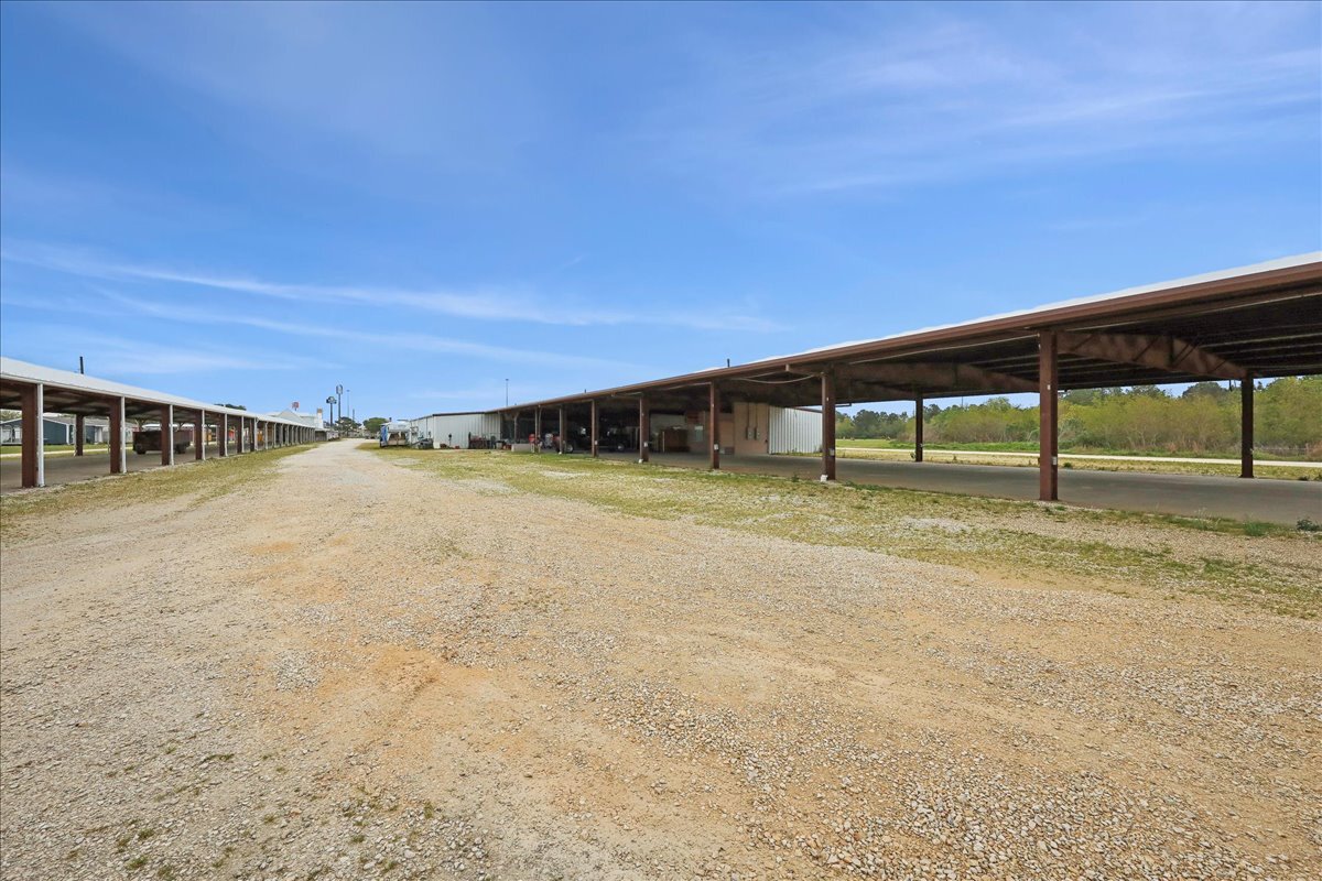 14902 FM 1663 Rd, Winnie, TX for Sale