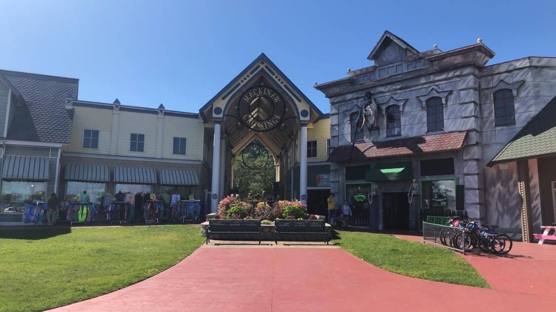 102-258 S Huron Ave, Mackinaw City, MI for Rent