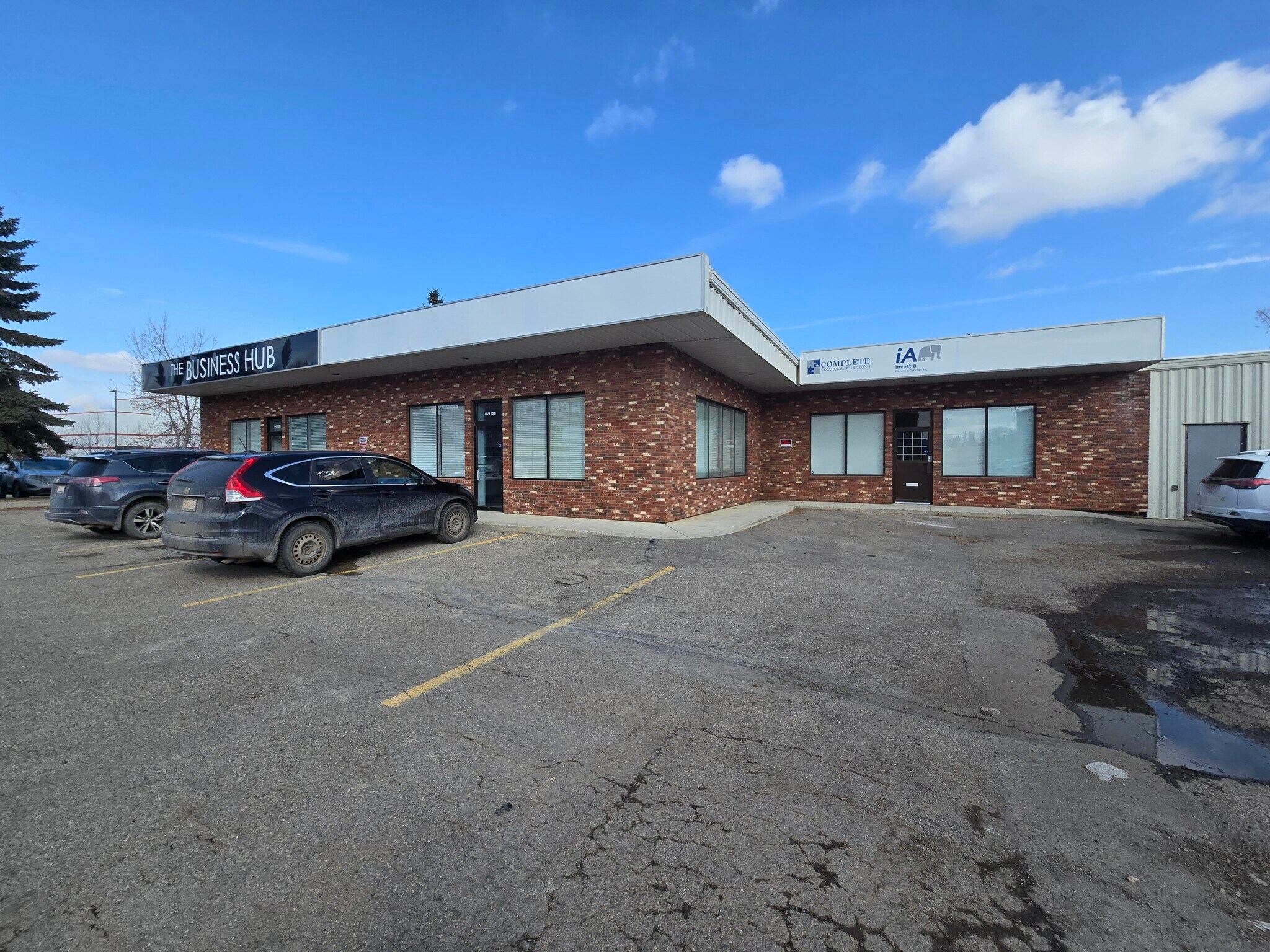5108 52 St, Red Deer, AB for Rent