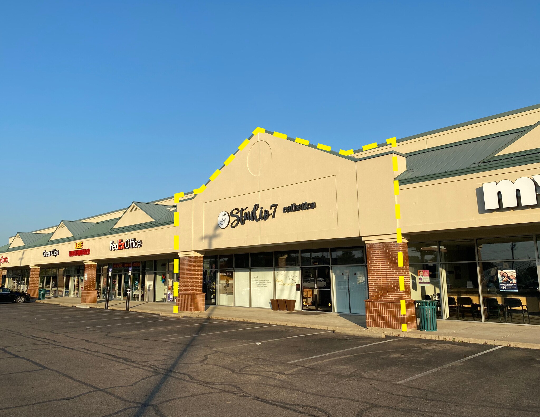 12084-12108 Montgomery Rd, Cincinnati, OH for Rent