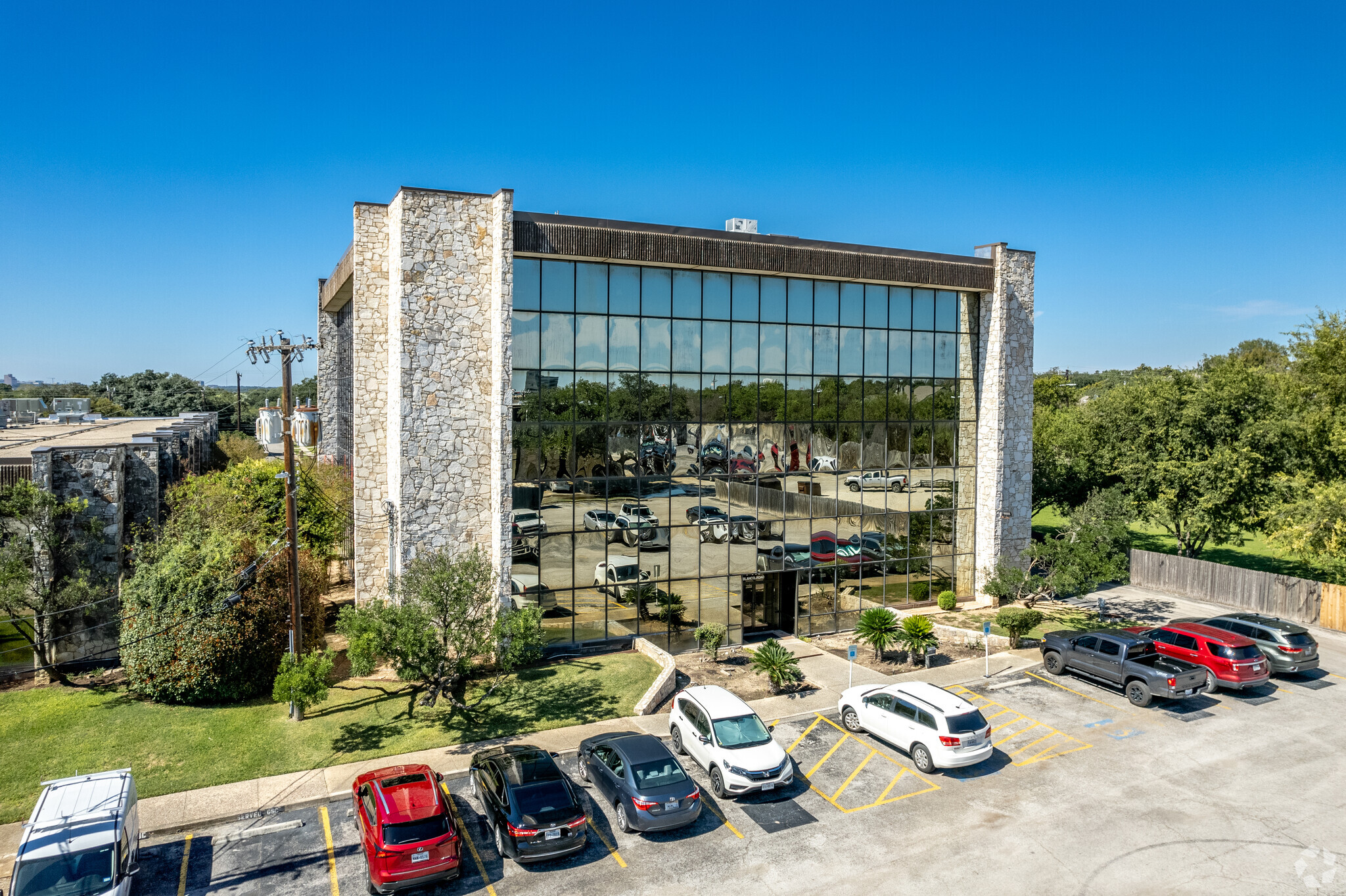 7410 Blanco Rd, San Antonio, TX for Rent