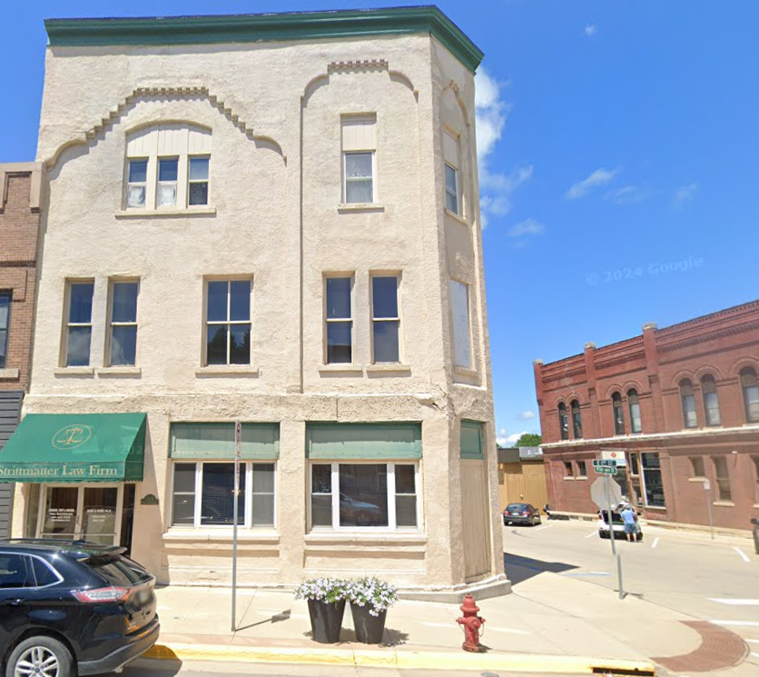 123 E 1st St, Monticello, IA for Sale
