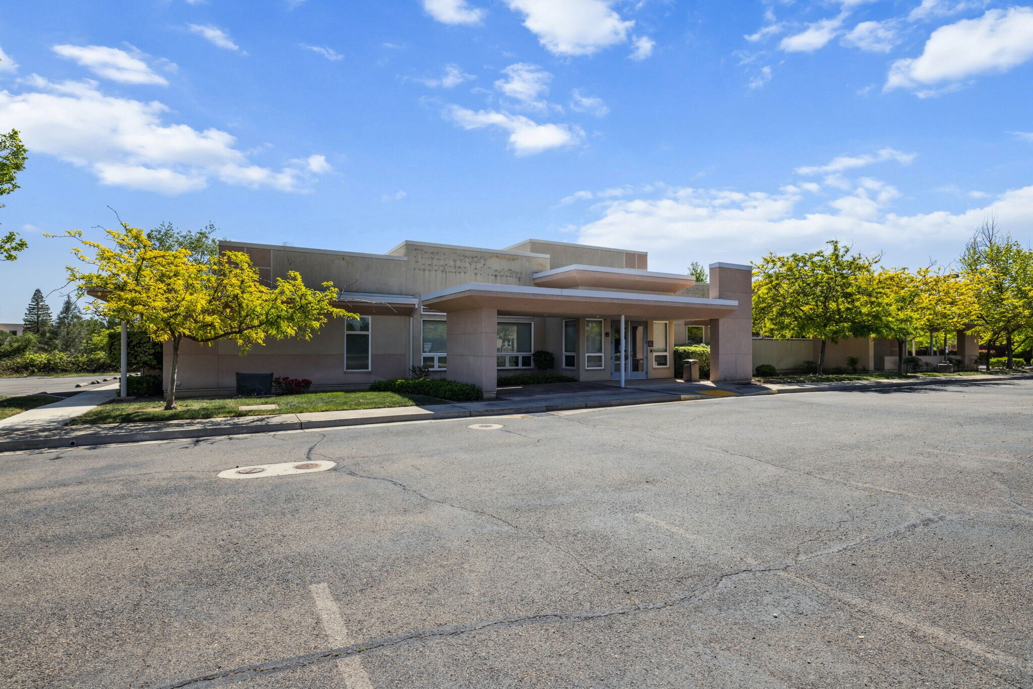2439 Sonoma St, Redding, CA for Sale