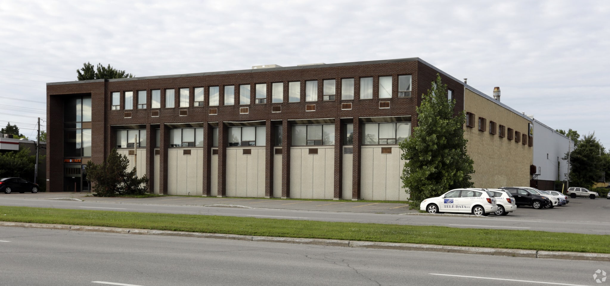 2270 Boul Industriel, Laval, QC for Rent