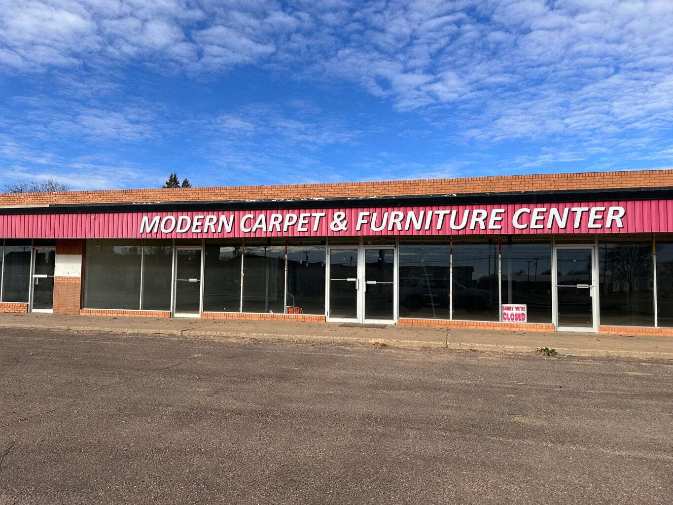 319 N Broadway St, Dimmitt, TX for Sale