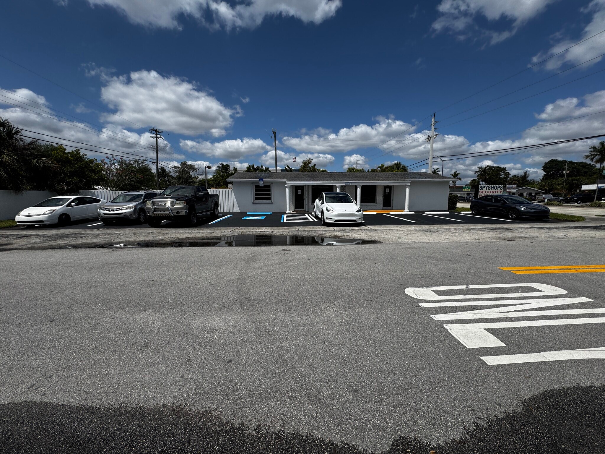 600 W Oakland Park Blvd, Wilton Manors, FL for Rent
