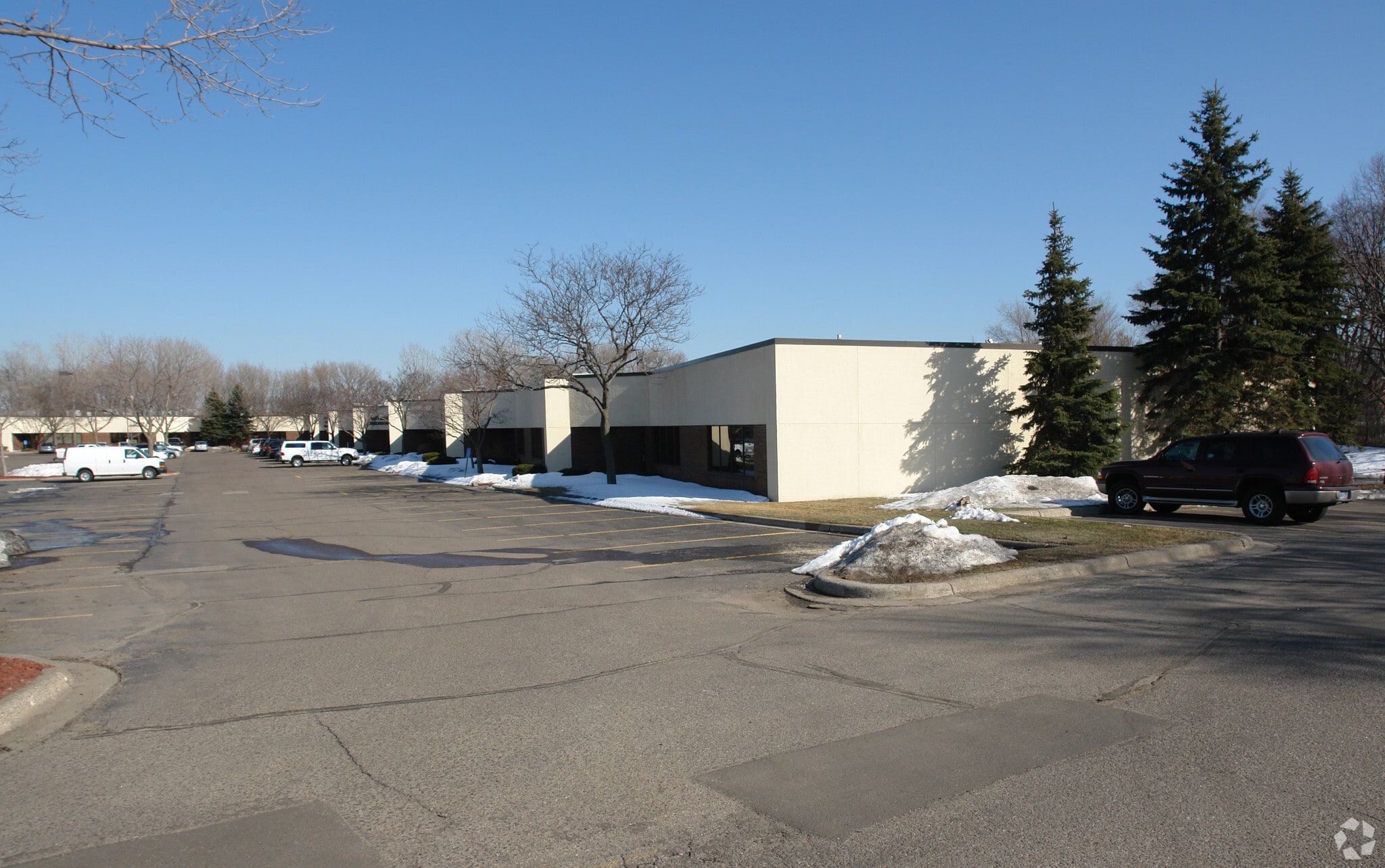 622-676 Mendelssohn Ave N, Golden Valley, MN for Rent