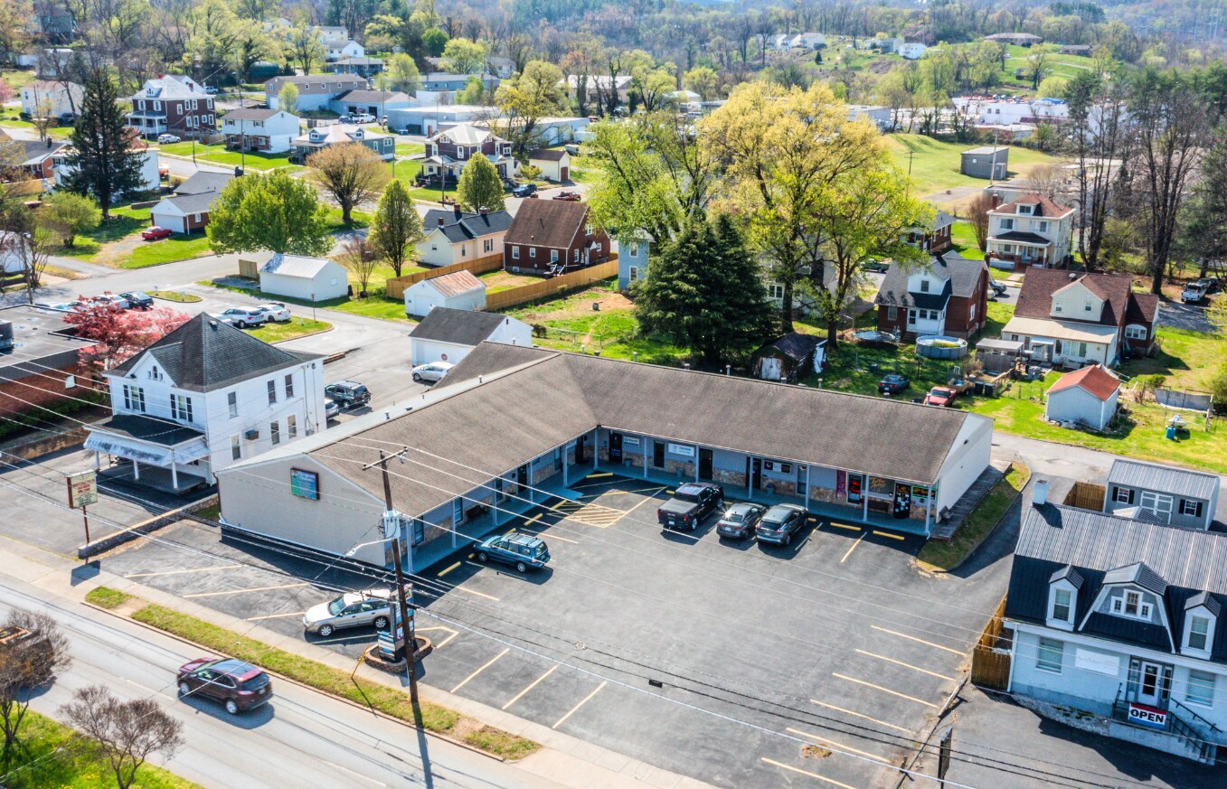 223 W Virginia Ave, Vinton, VA for Rent