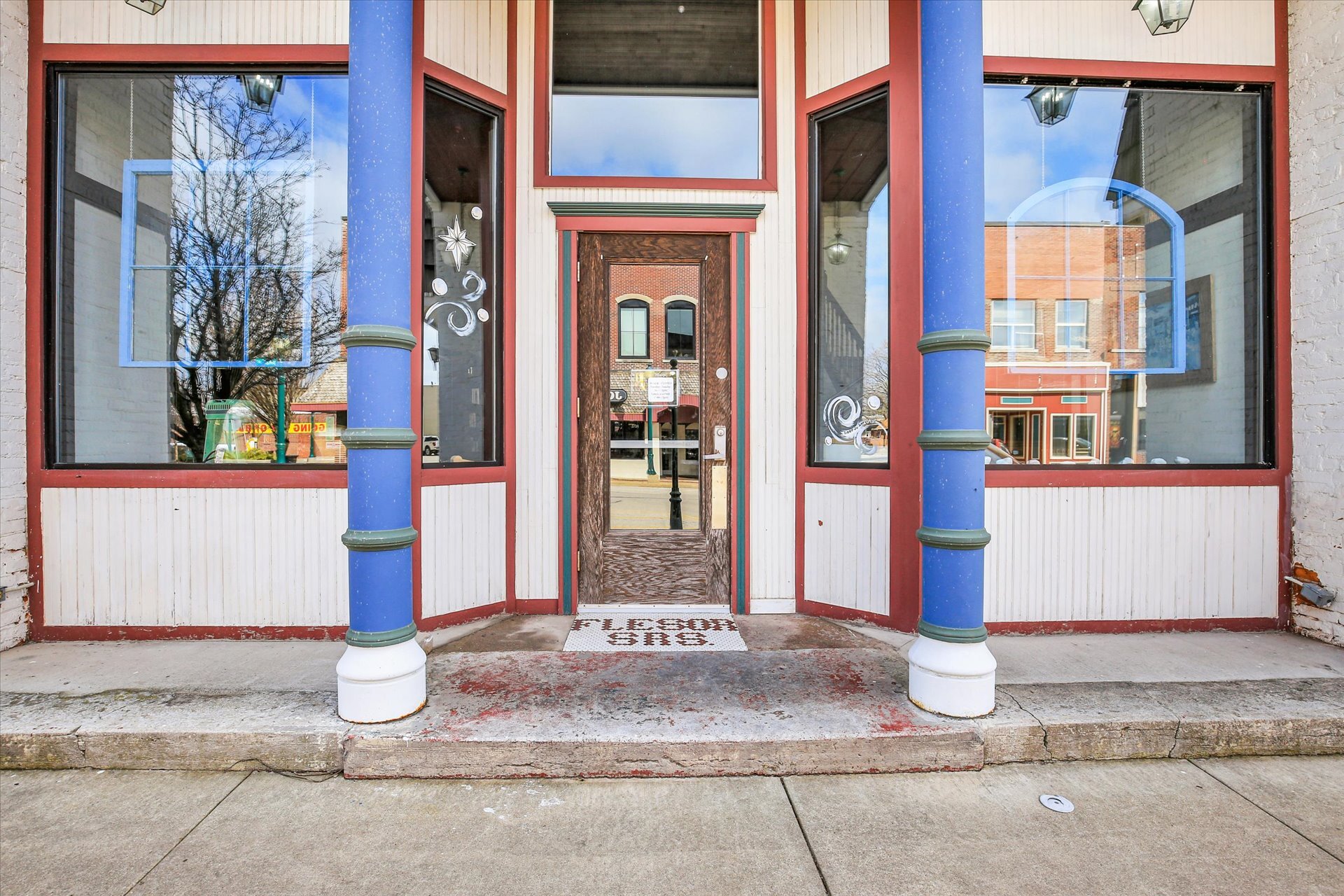 103 W Sale St, Tuscola, IL for Sale