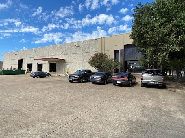 8300-8310 Eastpoint Dr, Dallas, TX for Rent