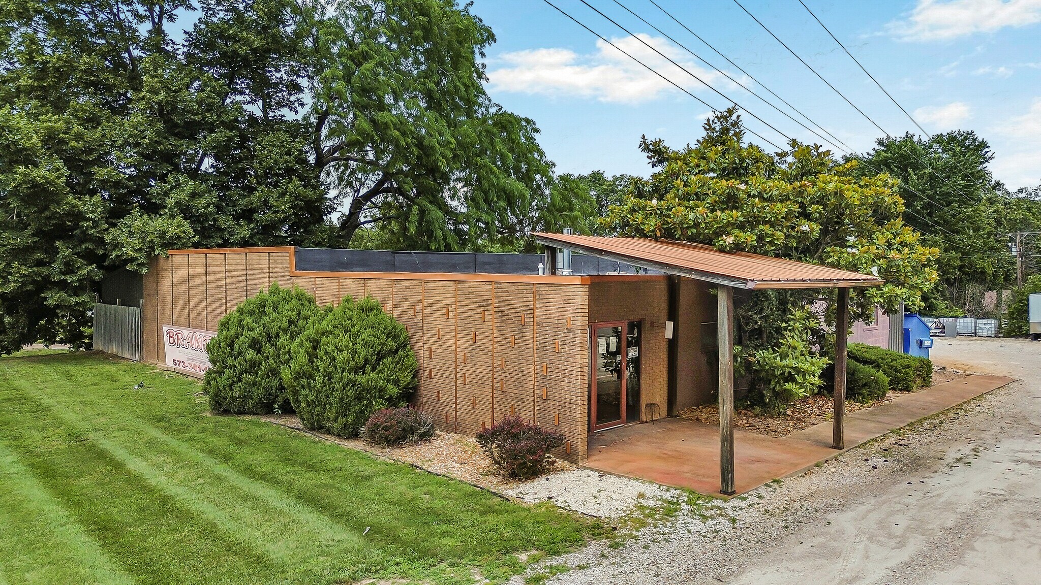 1401 E Main St, Linn, MO for Sale