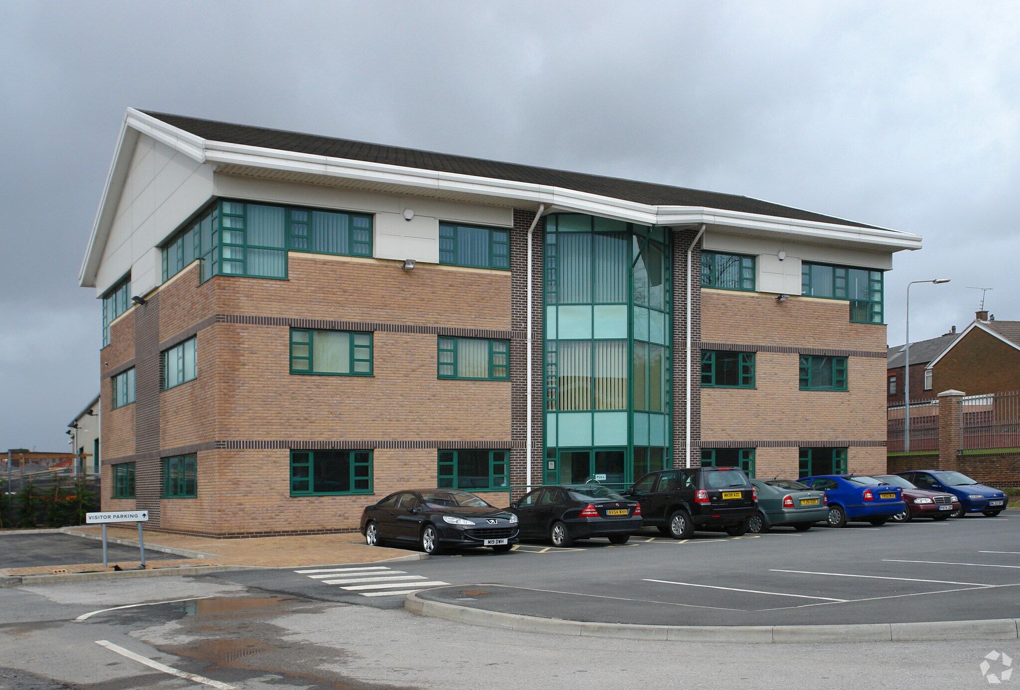 2 The Quadrant, Green Ln, Heywood, LAN for Rent