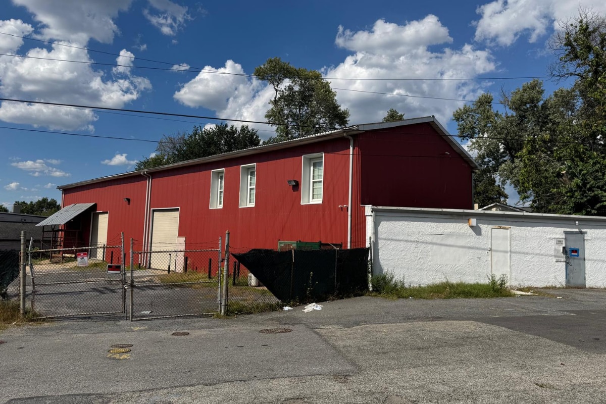 2039 Hollins Ferry Rd, Baltimore, MD for Rent