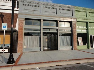 Pilot Point, TX Storefront - 109 S Jefferson St