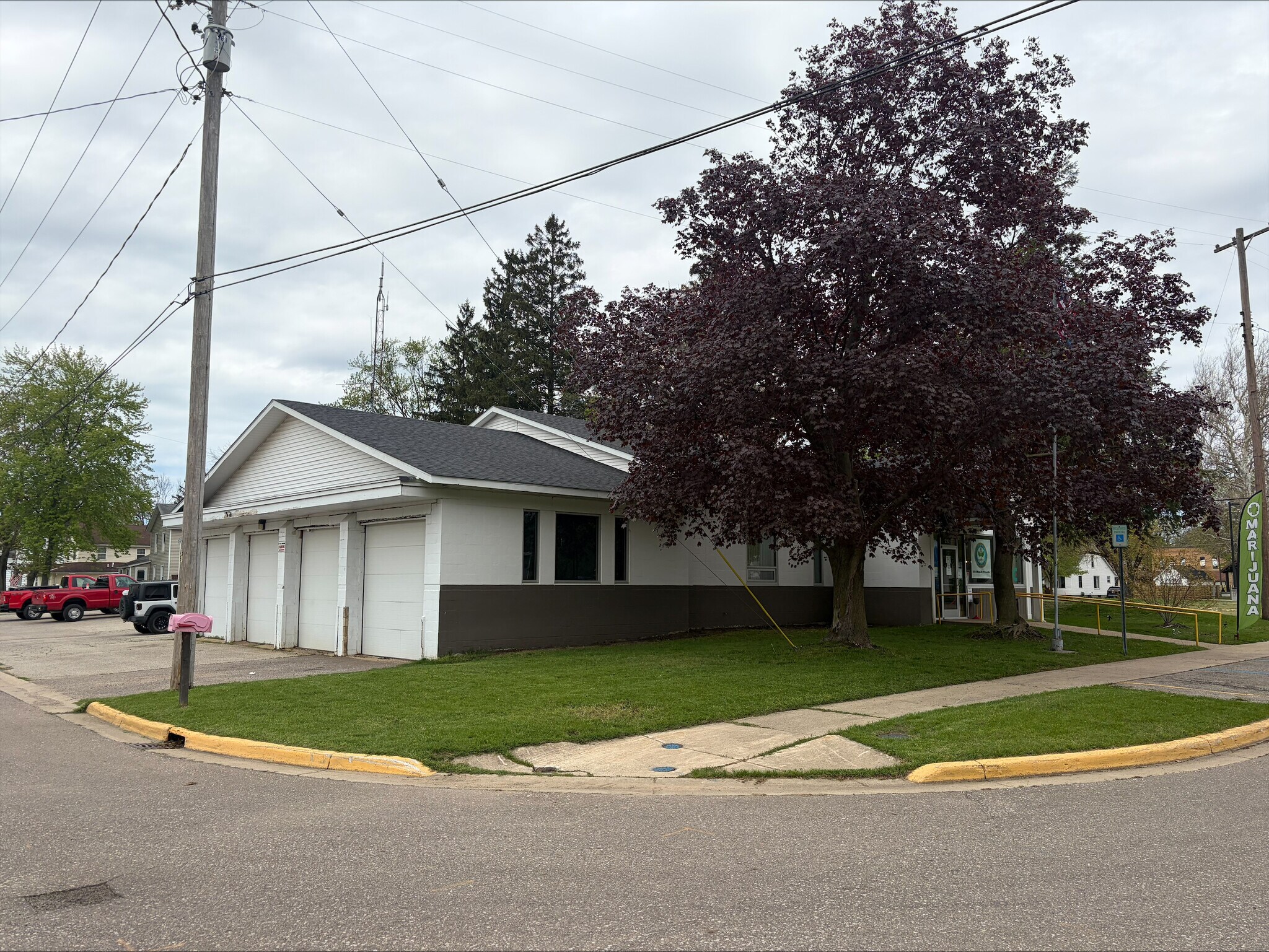 222 S Maple St, Fennville, MI for Sale