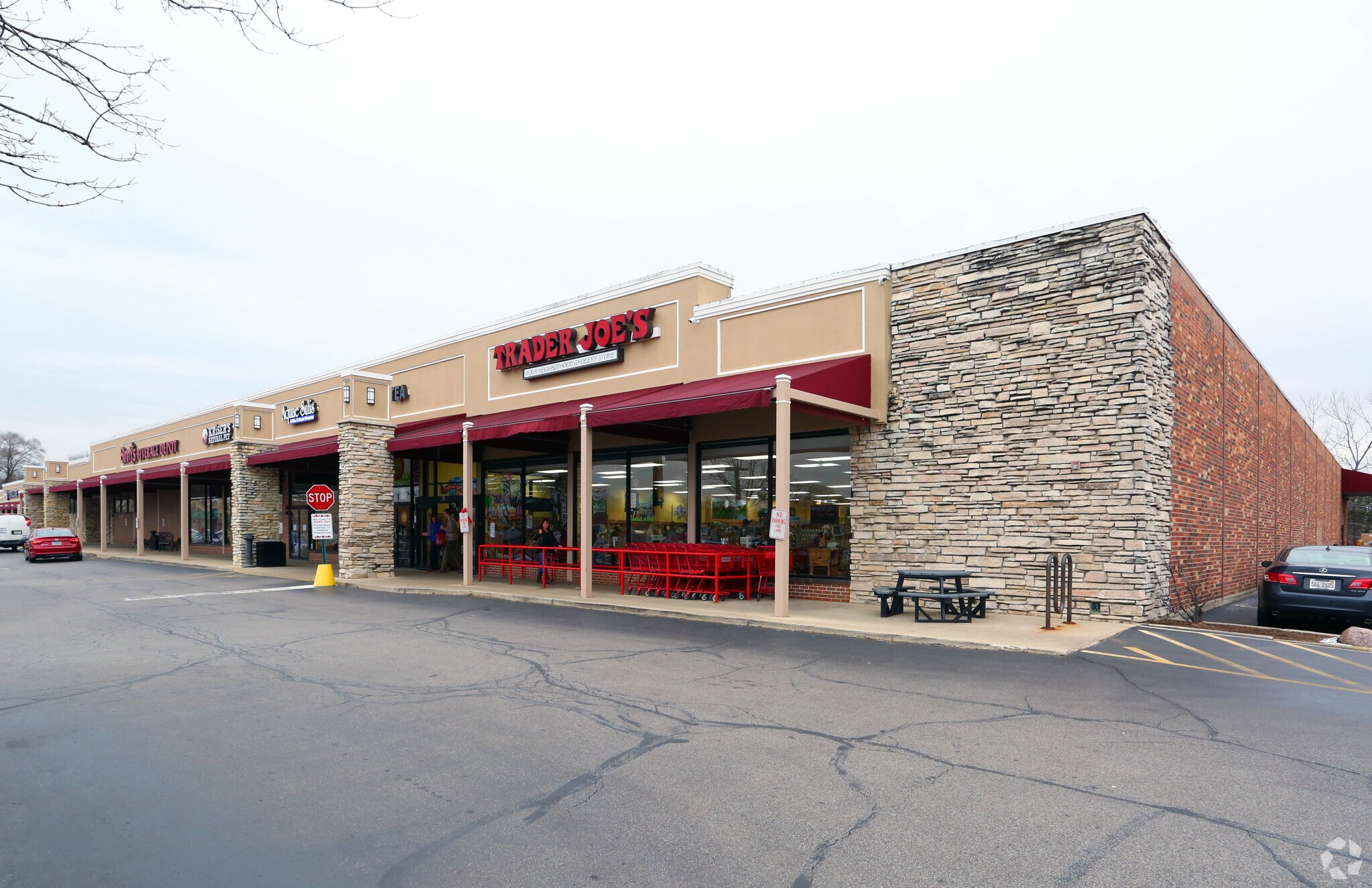 670 Roosevelt Rd Glen Ellyn, IL 60137 Shopping Center Property for