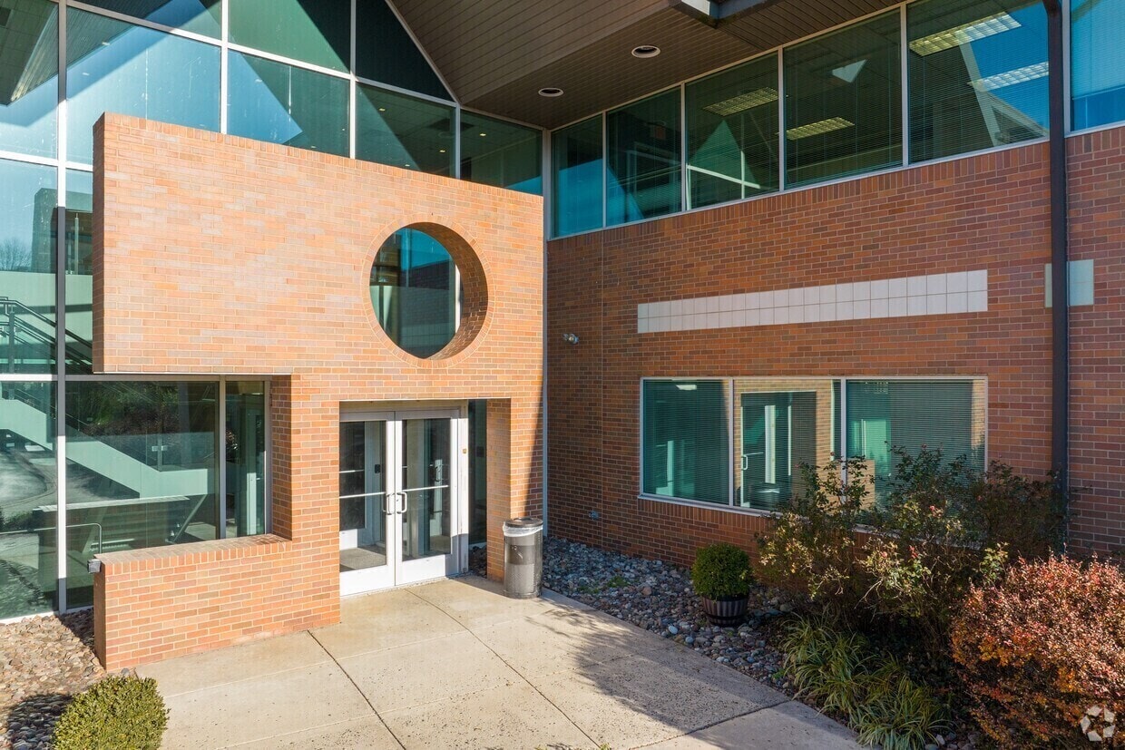 960 Harvest Dr, Blue Bell, PA for Rent