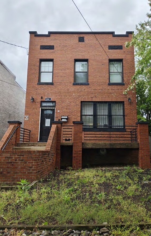 2808 Douglas St NE, Washington, DC for Sale