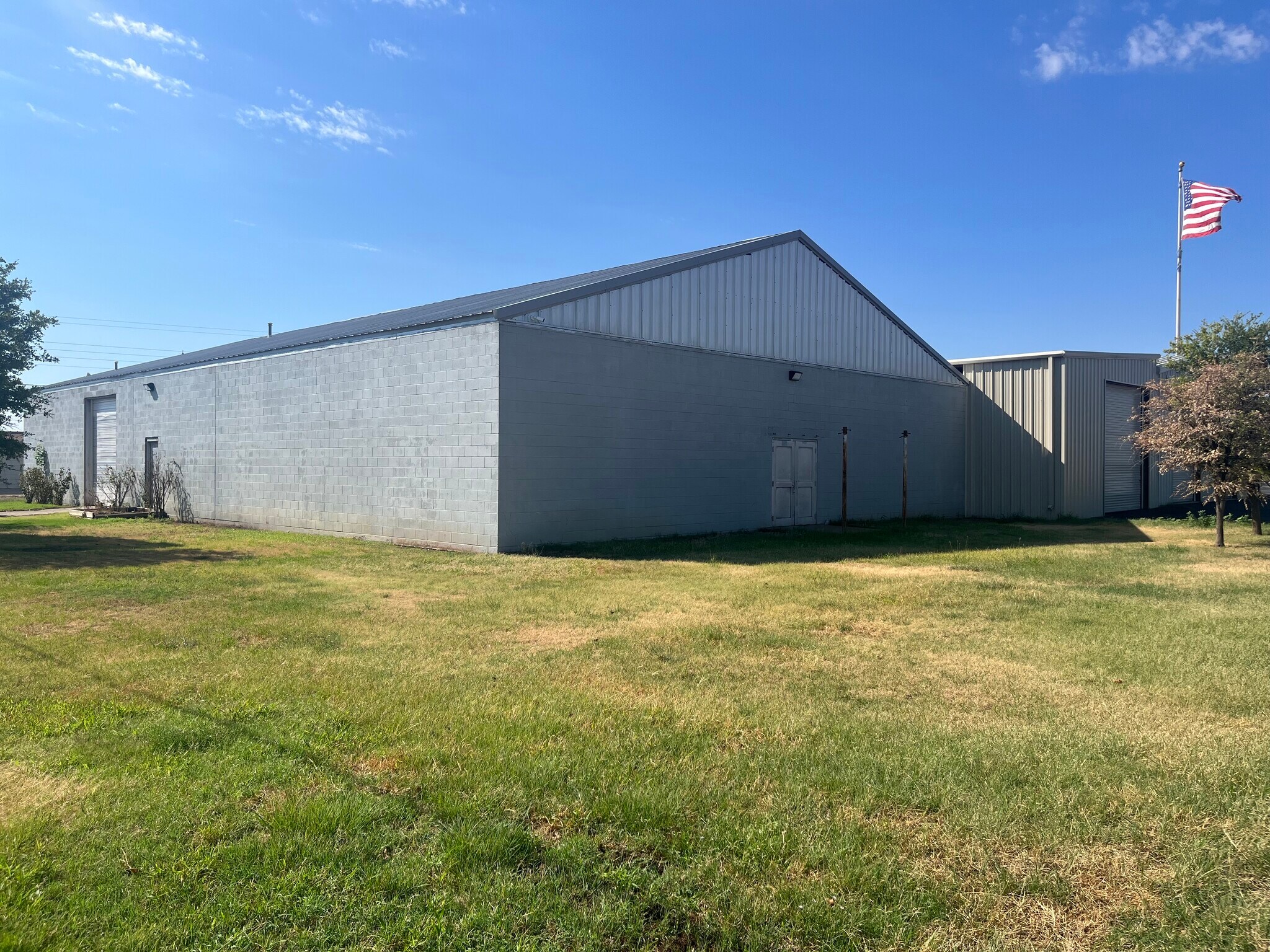 2801 Kentucky Midland, TX 79701 Industrial Property for Sale on