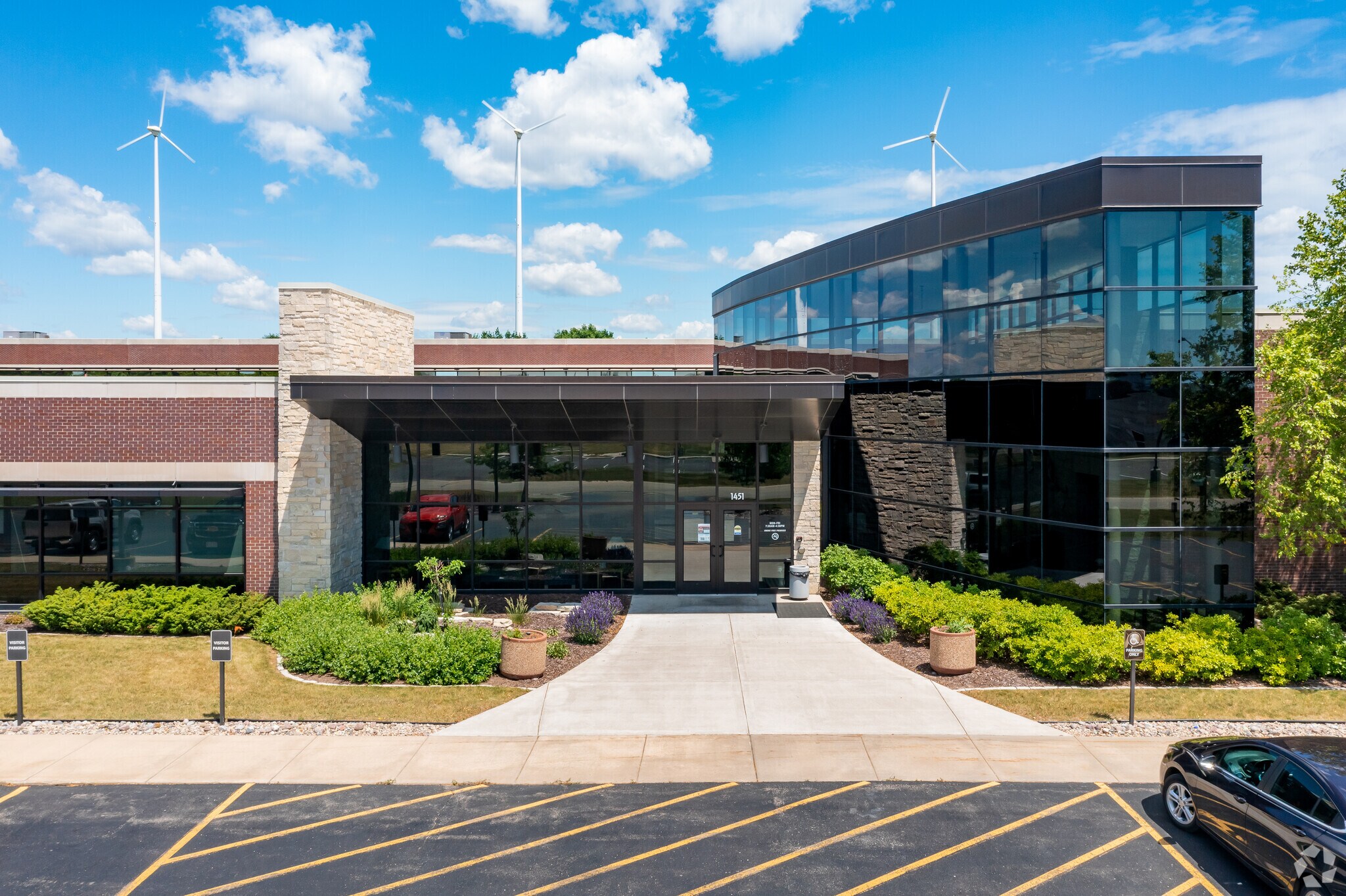 1451 McMahon Dr Neenah, WI 54956 Office Property for Lease on