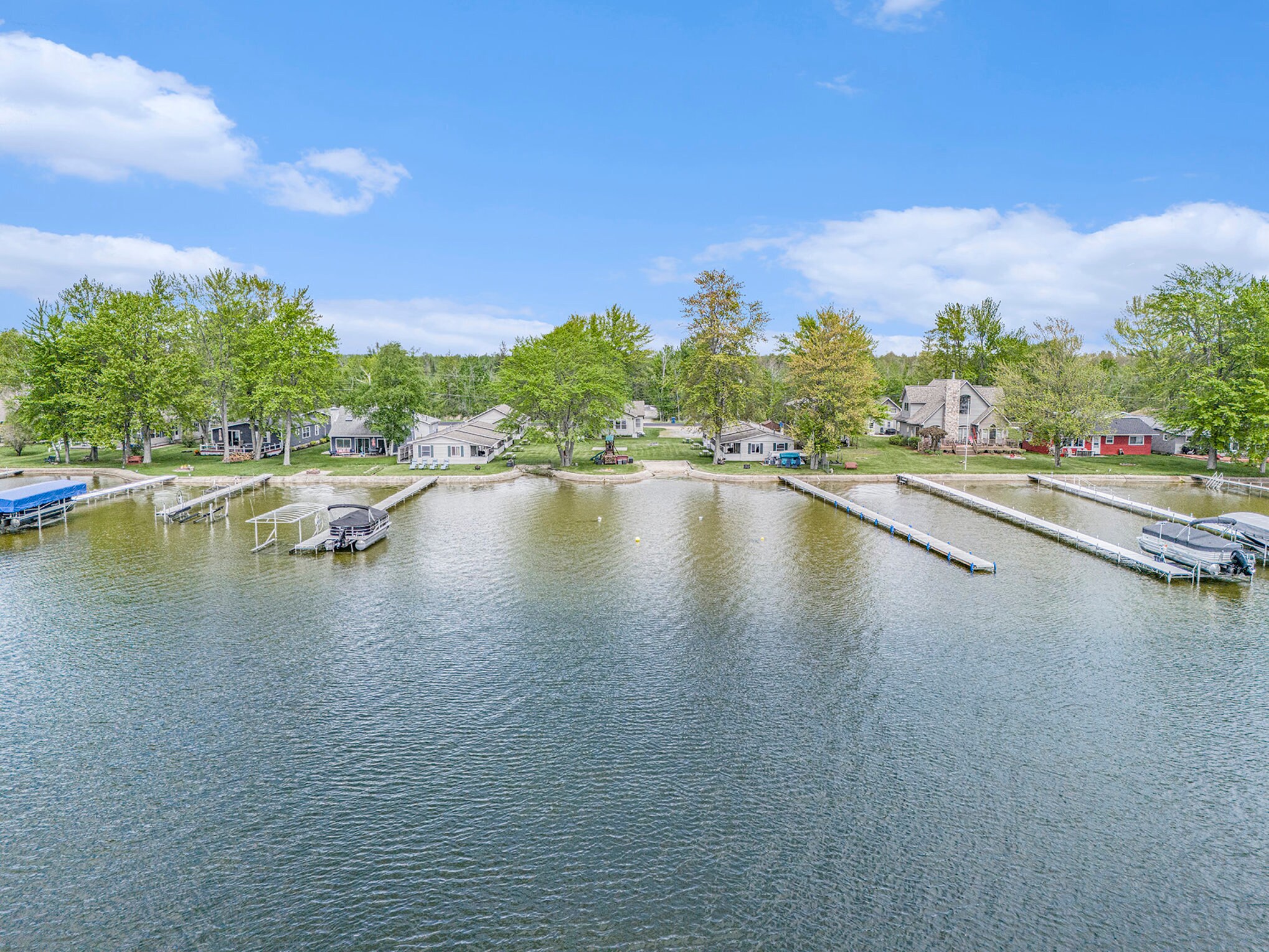 10392 Houghton Lake dr, Houghton Lake, MI for Sale
