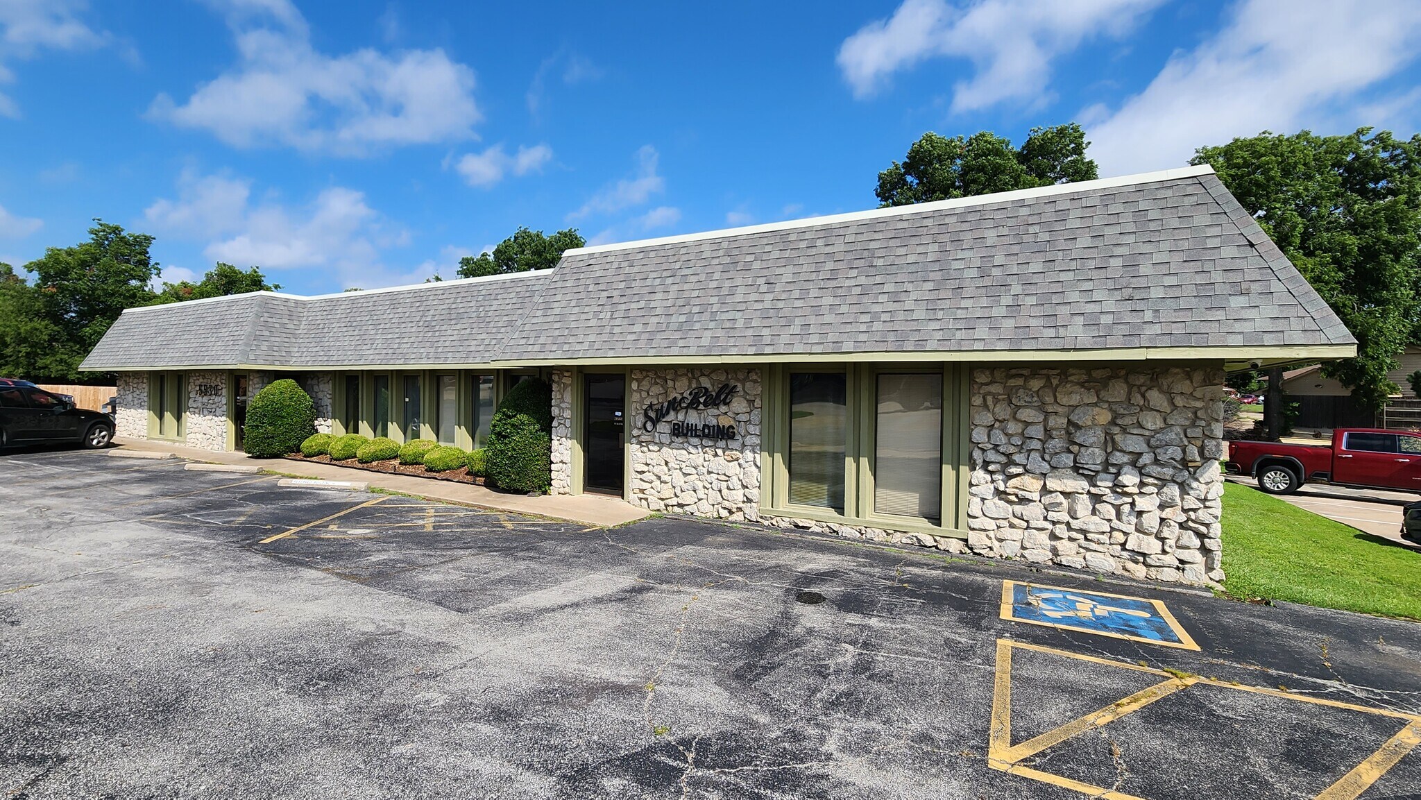 5530 S 79th Pl, Tulsa, OK for Rent