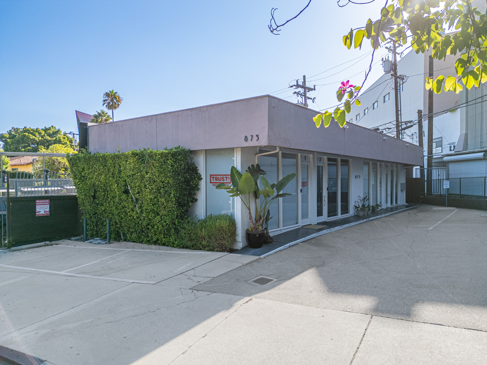 875 Westbourne Dr, West Hollywood, CA for Sale