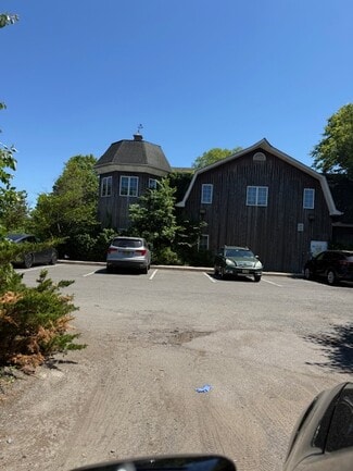 Chestnut Ridge, NY Freestanding - 790 Chestnut Ridge Rd