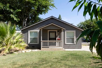 Woodland, CA Apartments - 121 Elliot St