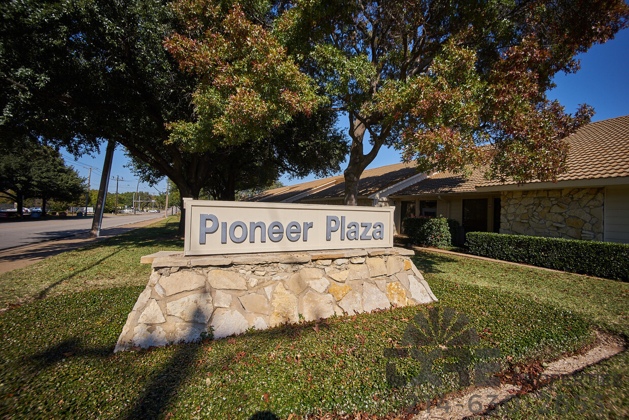 1134 W Pioneer Pky, Arlington, TX for Sale